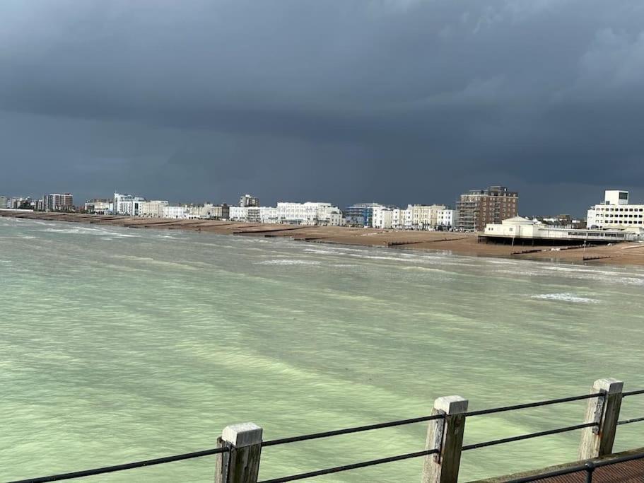 House By The Sea, Worthing Villa ภายนอก รูปภาพ