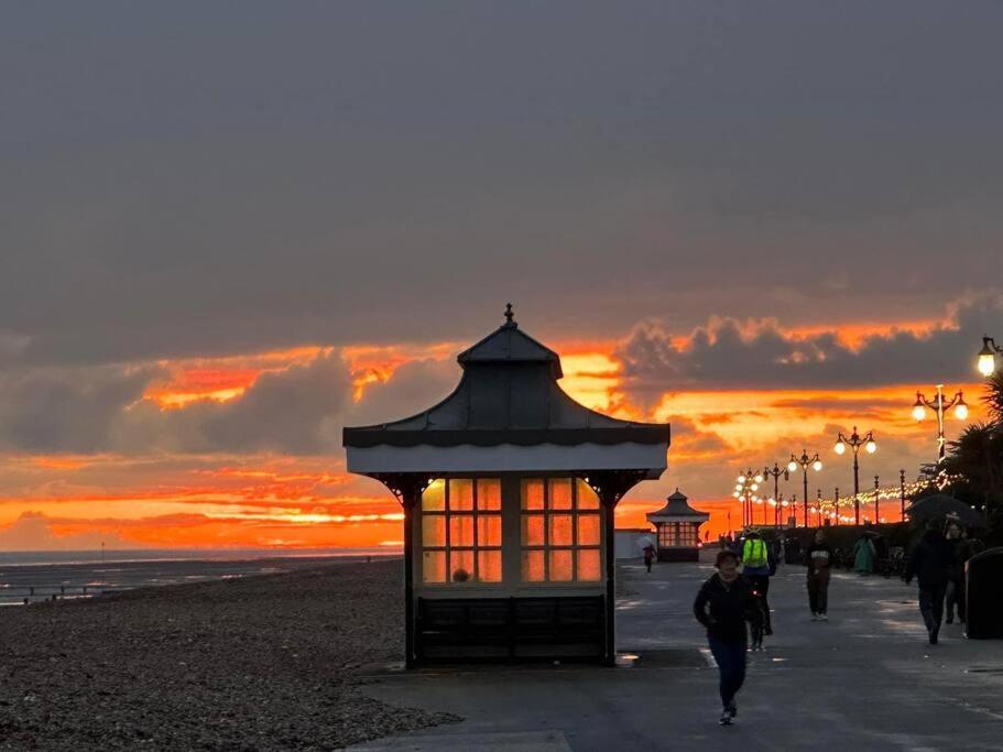 House By The Sea, Worthing Villa ภายนอก รูปภาพ